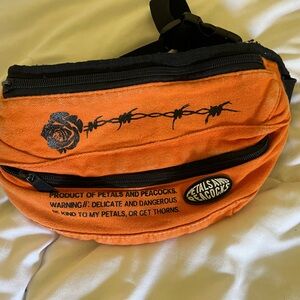 Fanny pack (Petals and peacocks)